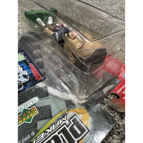 2001 Upper Deck NFL Play Makers Kurt Warner Bobblehead Card Collectible STL Rams - Picture 2 of 4